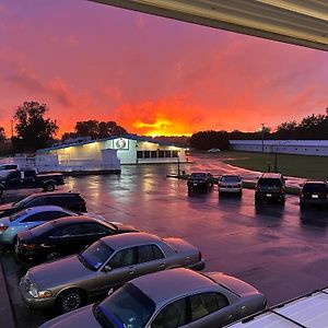 Motel Boutique By Wolf Inn